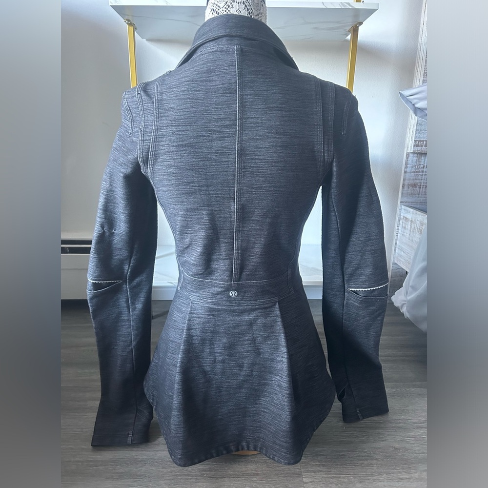 Lululemon Ride On Blazer - Picture 5 of 8